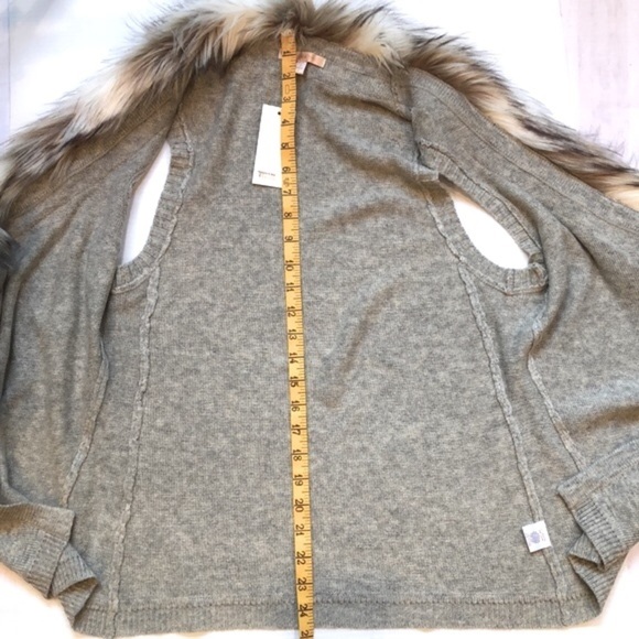 SKIES ARE BLUE  Open Front Waterfall Style Gray Knit Vest Faux Fur Trim Women Sm - Picture 12 of 16